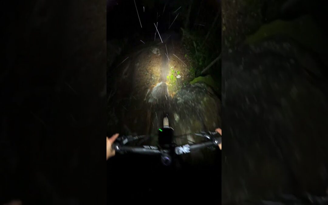 Night MTB Slab Descent 🎬 Remy Metailler #Shorts #MTB